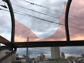 破損したポリカ屋根