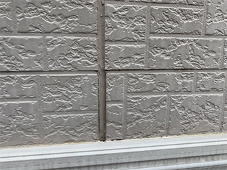 劣化した目地のコーキング