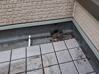 バルコニーの雨漏り調査