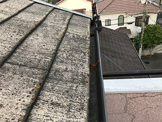 苔の生えたスレート