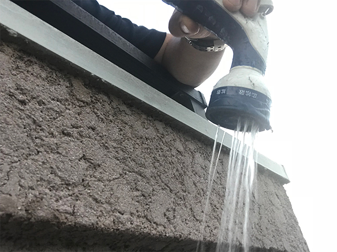 吹田市千里山東で散水試験で雨漏り調査、バルコニーの笠木が浸入箇所でした