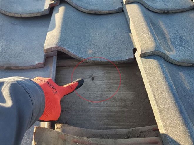 防水紙の穴あき