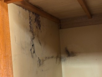 押入れで雨漏りが発生