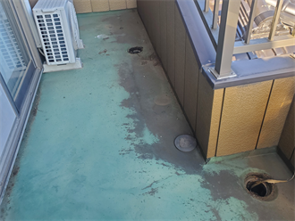 白井市富塚のお客様はベランダからの雨漏りを防ぐために防水工事をご検討されていました