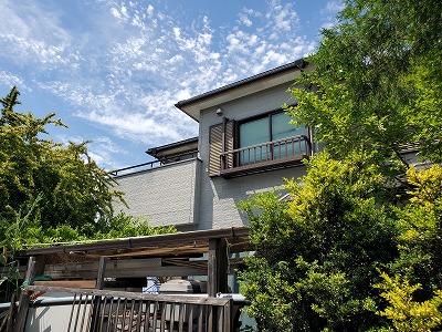さいたま市見沼区にて築年数的に屋根の状態が気になり雨漏りも心配されている方の所で現地調査を行いました。
