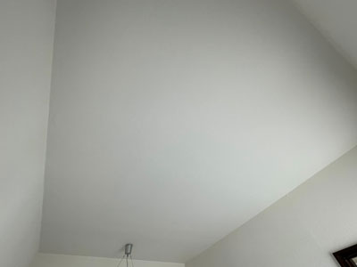 東久留米市八幡町にあるお住まいの、天窓除去後に内装復旧工事を施工した天井