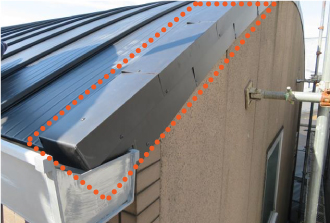 ケラバや軒先で雨仕舞をする水切り金具