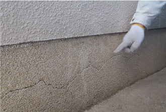 構造クラックの発生は雨漏りの原因となります 構造クラックの発生は雨漏りの原因となります