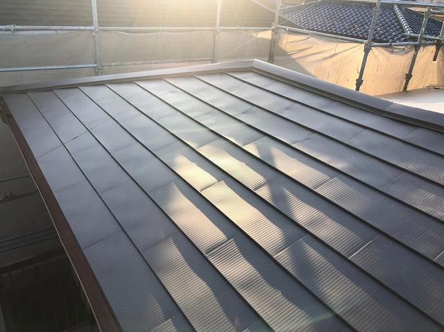 カバー工事が完了した屋根