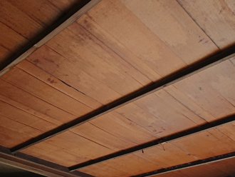 雨漏り天井