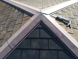 棟板金の設置が完了