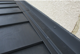 外壁と屋根の取り合い部