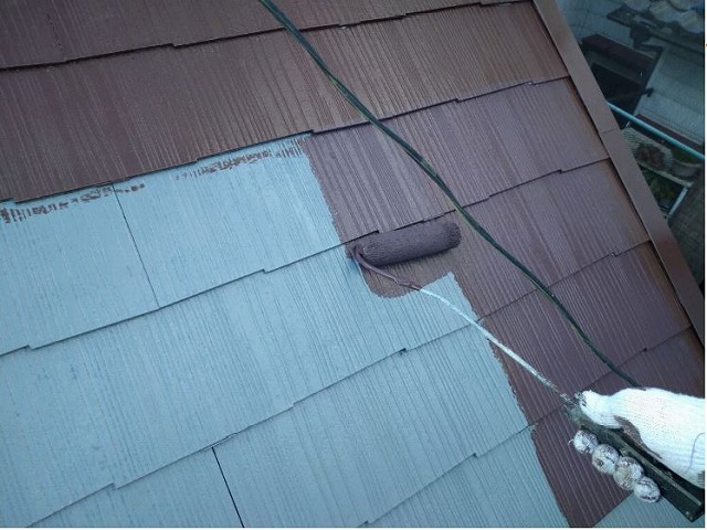 中塗り作業の様子