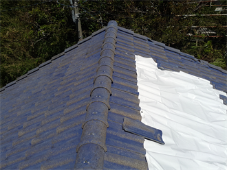 瓦屋根破損と養生