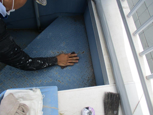 沼津市鉄骨階段雨漏り下処理