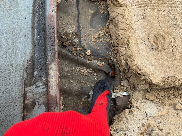 防水紙穴あき（指さし）