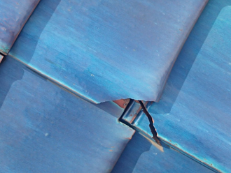 八街市文違にて瓦屋根からの雨漏りのご相談、瓦屋根も定期的なメンテナンスは必須です