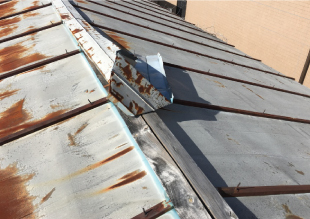 棟板金交換工事前