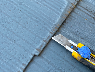 足立区西伊興にて雨漏りのご相談、スレート屋根の点検を実施