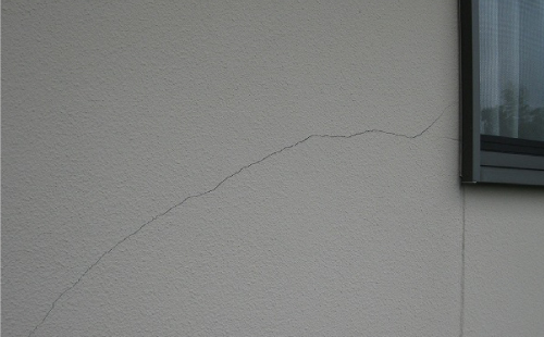 外壁のクラック 外壁のクラック