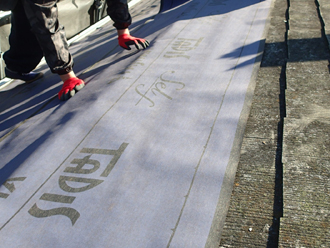 軒から防水紙設置