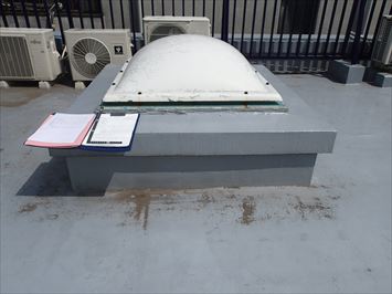 屋上の天窓カバー