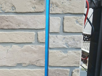 目地コーキング打ち替え　バックアップ材取り付け