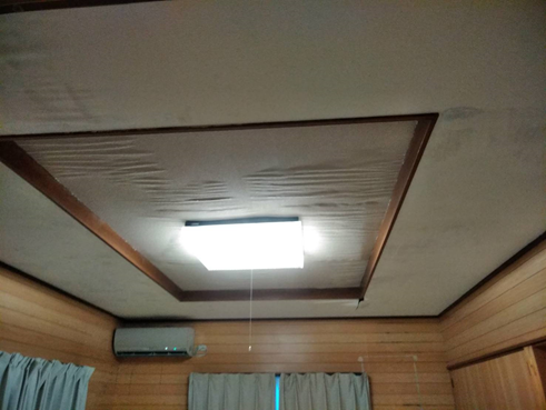 伊豆の国市雨漏り天井