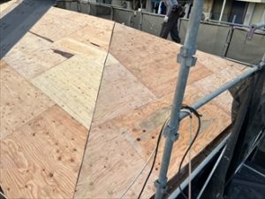 野地板の増し張りが完了