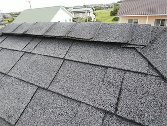 屋根材の接着力低下