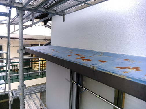三島市瓦屋根庇錆び