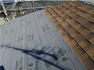 ルーフィングシートを敷く