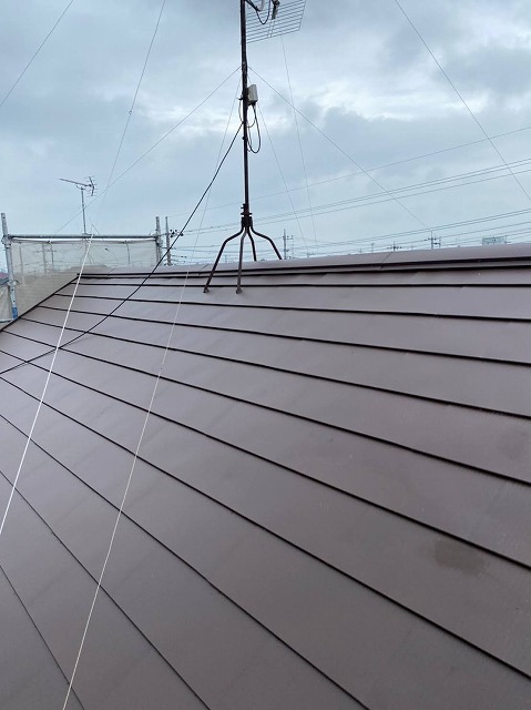 屋根カバー工事が完了し防水性がアップしました