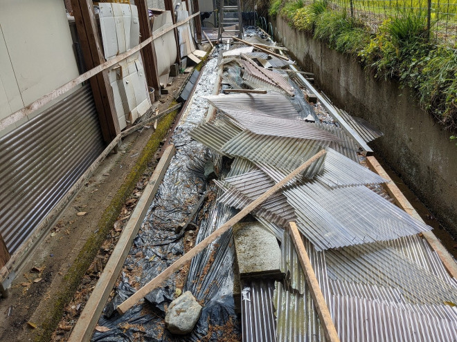 既存波板撤去工事状況