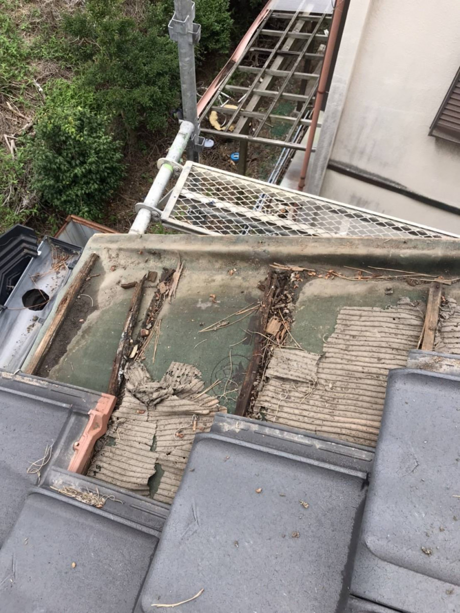 富士市で瓦屋根を【部分葺き直し】野地板・防水紙を交換して雨漏りを徹底解消！