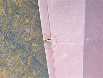 棟板金の釘浮き
