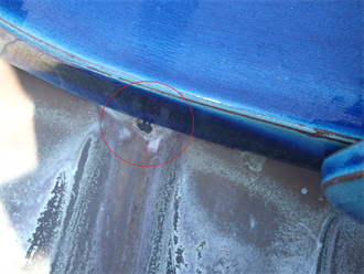 谷板金の穴あき