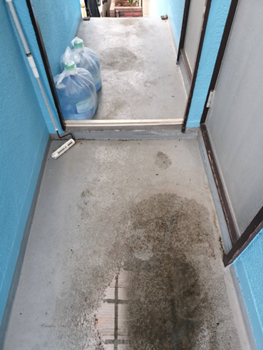 沼津市踊り場雨漏り