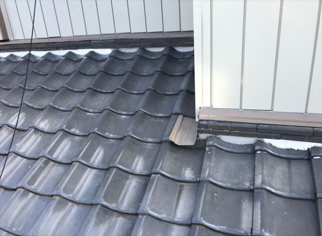 瓦屋根を部分的に葺き直し雨漏りを解消