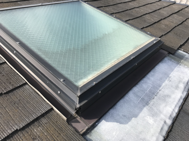 外から見た天窓