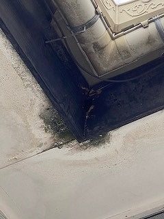 雨漏りが原因で劣化した破風