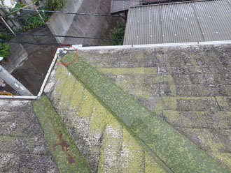 塗膜の剥がれた屋根