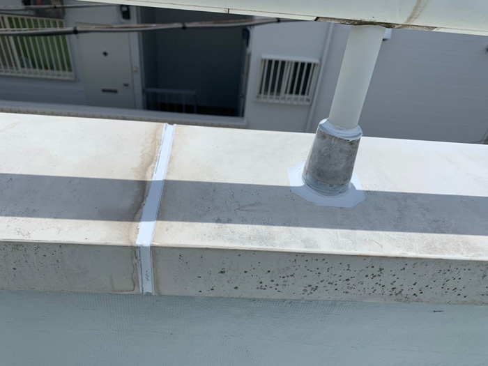 笠木のコーキング補修完了