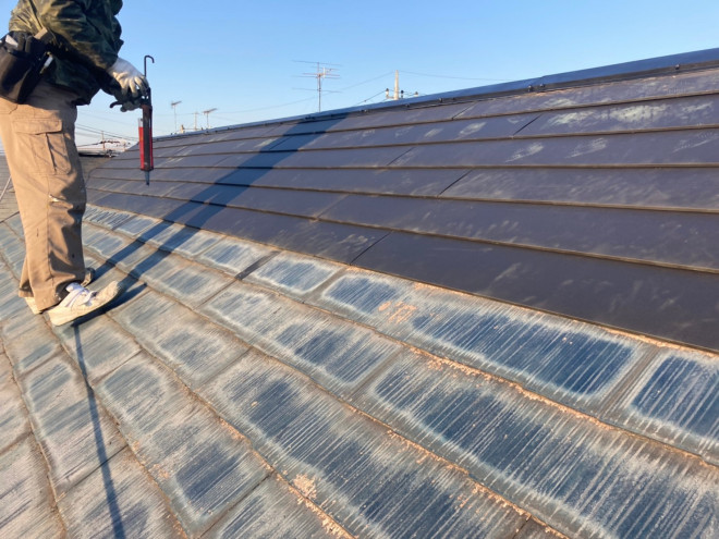 シーガードを設置している様子