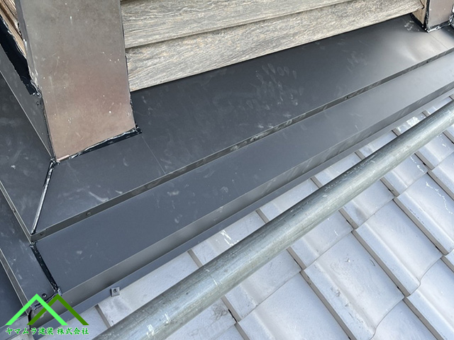 コーキングで止水作業