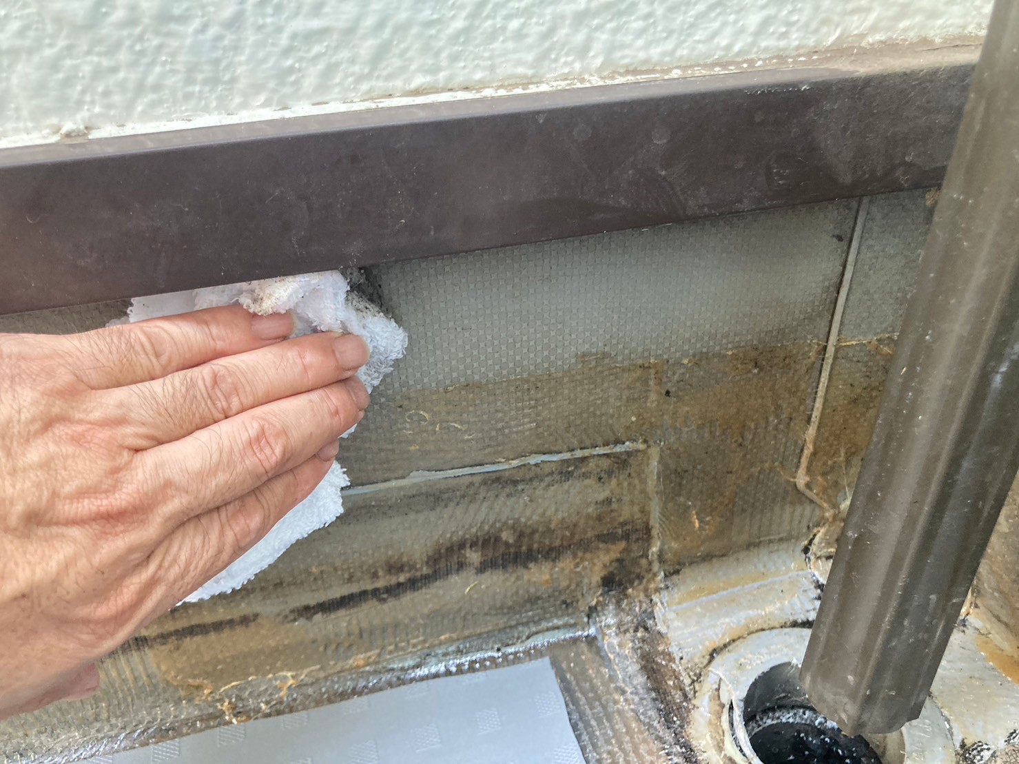 守山区のベランダの溶剤葺き清掃