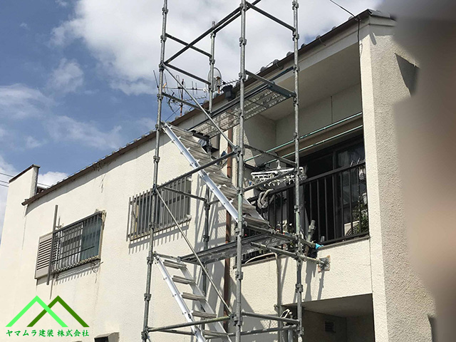 昇降用の足場の設置