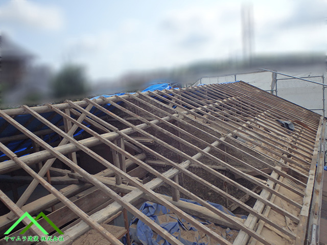 葺き替え工事の開始