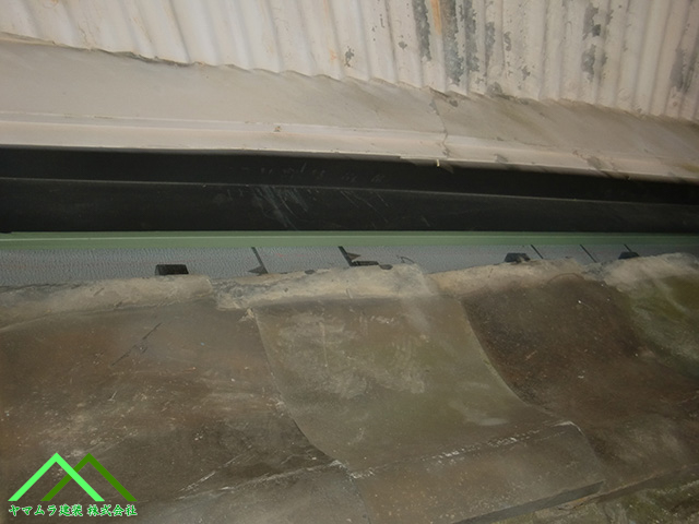 雨水が流れます