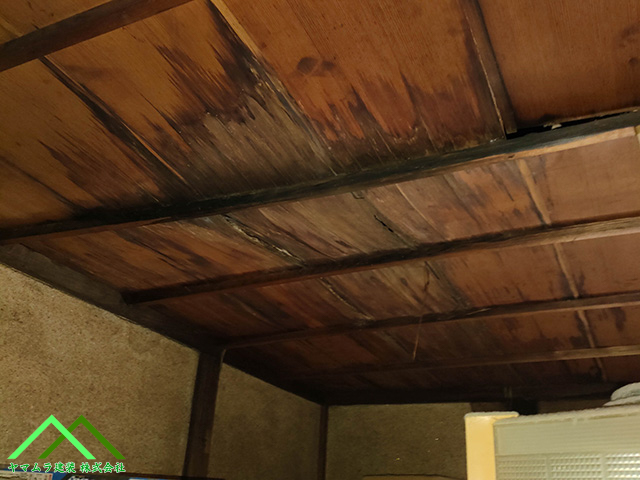 天井板の雨漏り